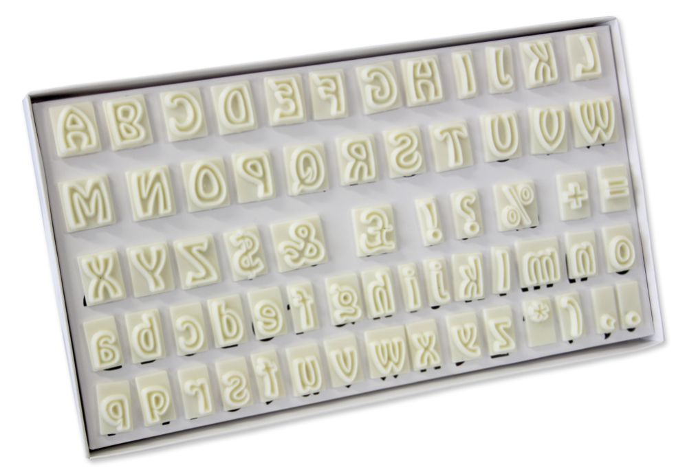 Plastutstickare, alfabetet A-Z, 12-16 mm