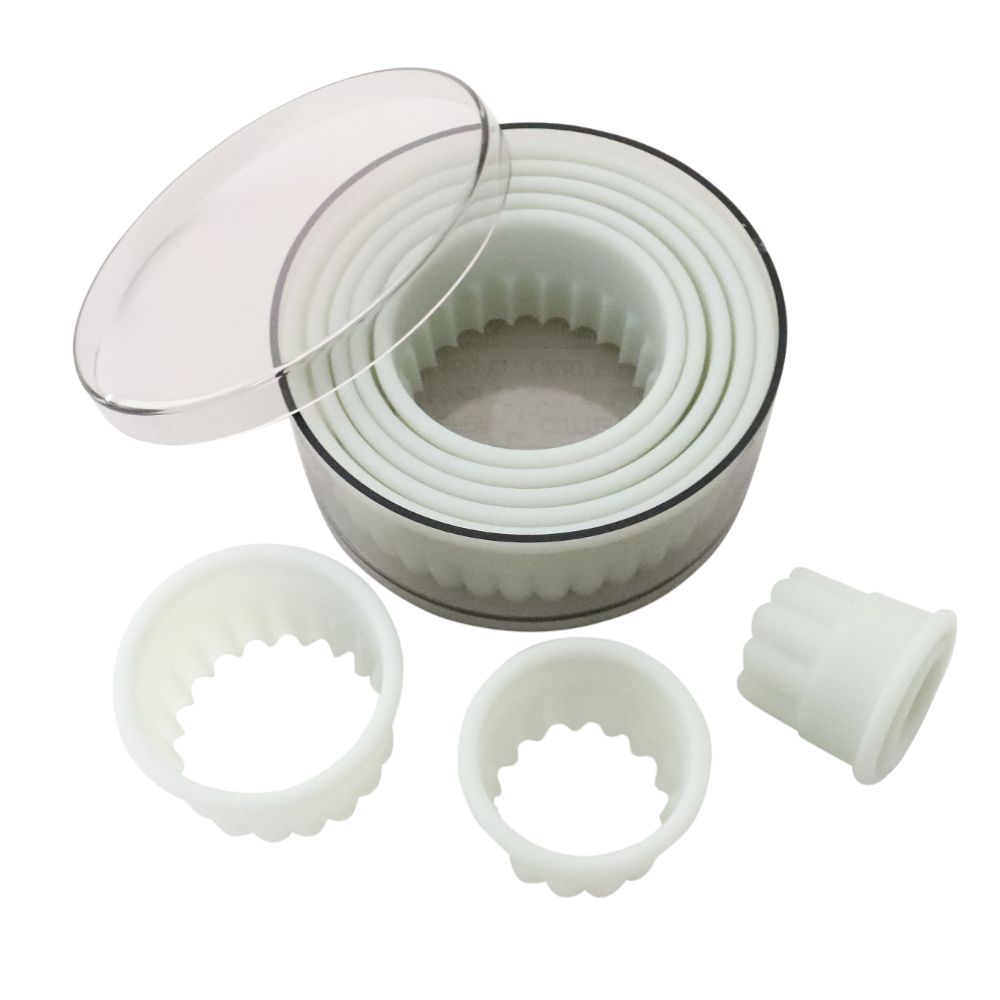 Set med utstickare, 9 delar, rund, tandad, 1 set