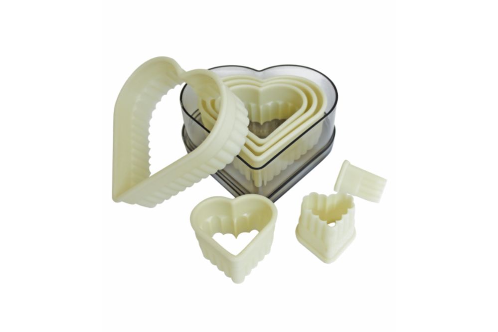 Set med utstickare, 7 delar, hjärta, tandad, 1 set