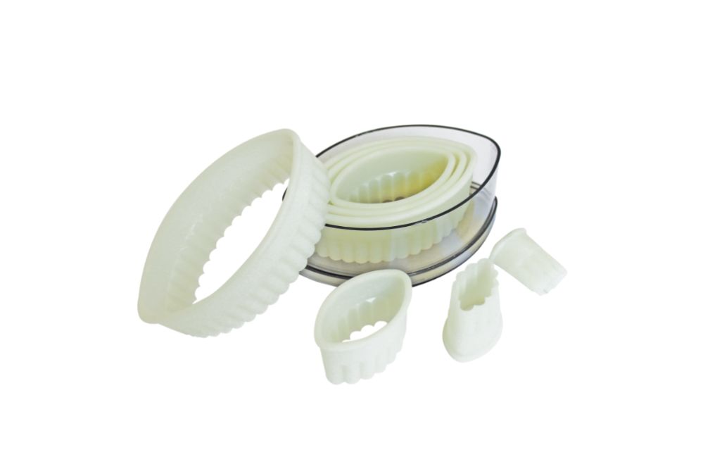 Set med utstickare, 7 delar, oval, tandad, 1 set