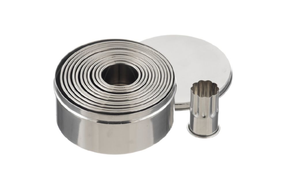 Set med utstickare (12 delar) rund, tandad, 1 set